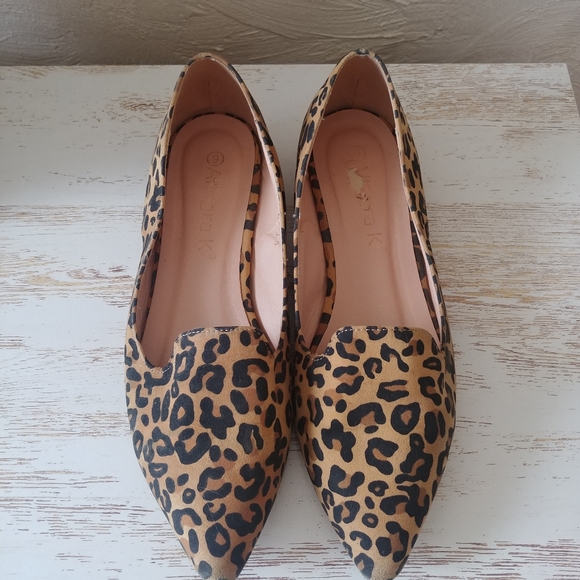 Leopard pointed toe flats - Picture 2 of 7